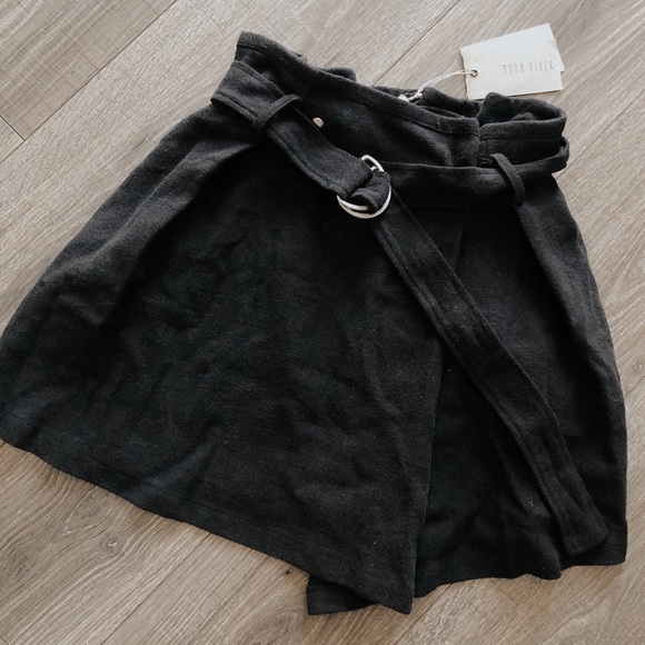 Moon River Dresses & Skirts - NWT Moon River Skirt Size Medium